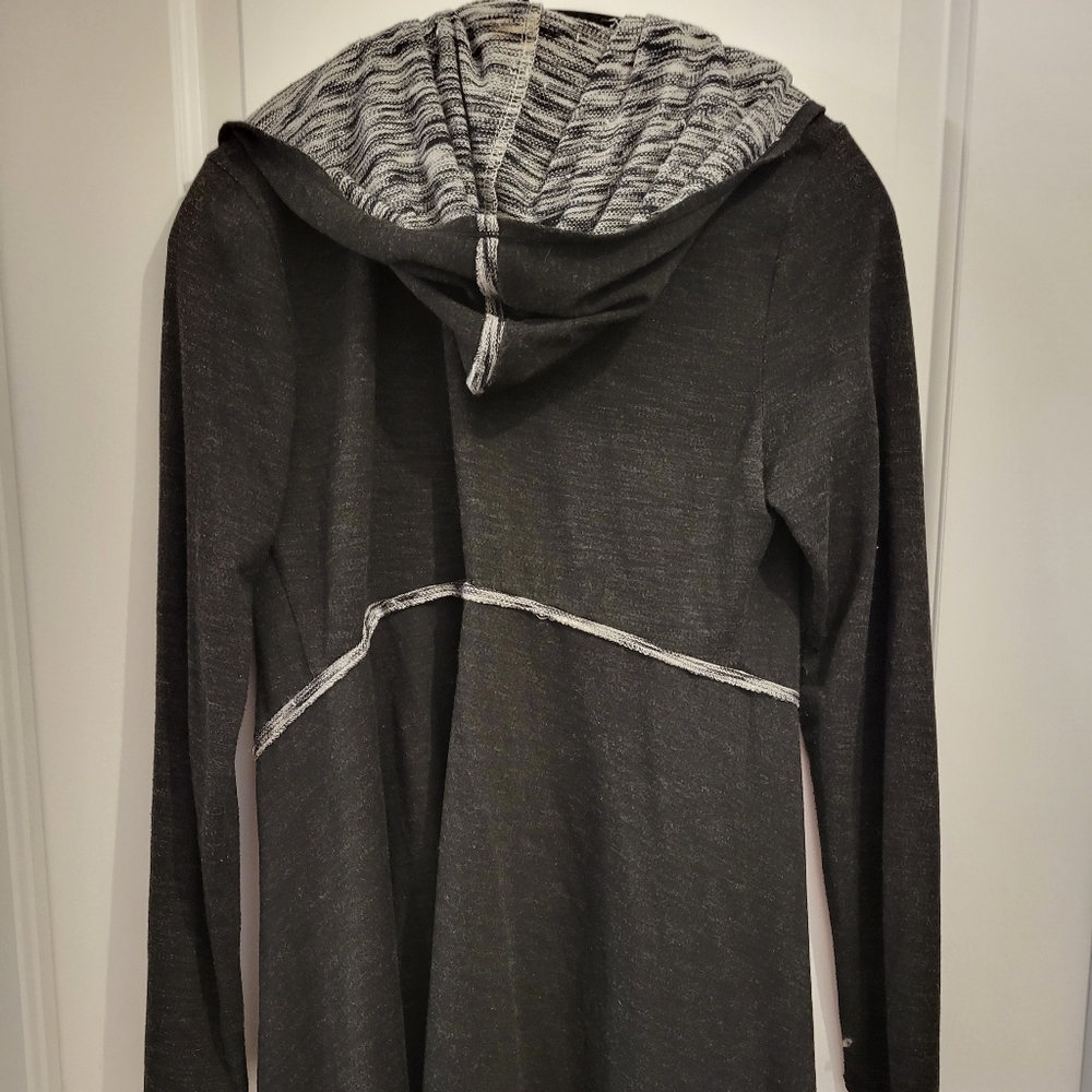 Cardigan - Picture 2 of 4